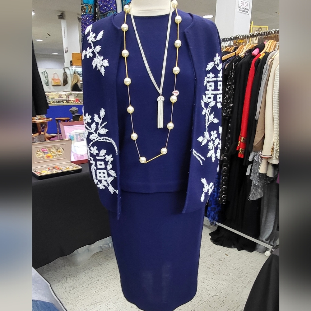 Exquisitely Chic 3-Pc Vintage Wool Knit Skirt Suit
